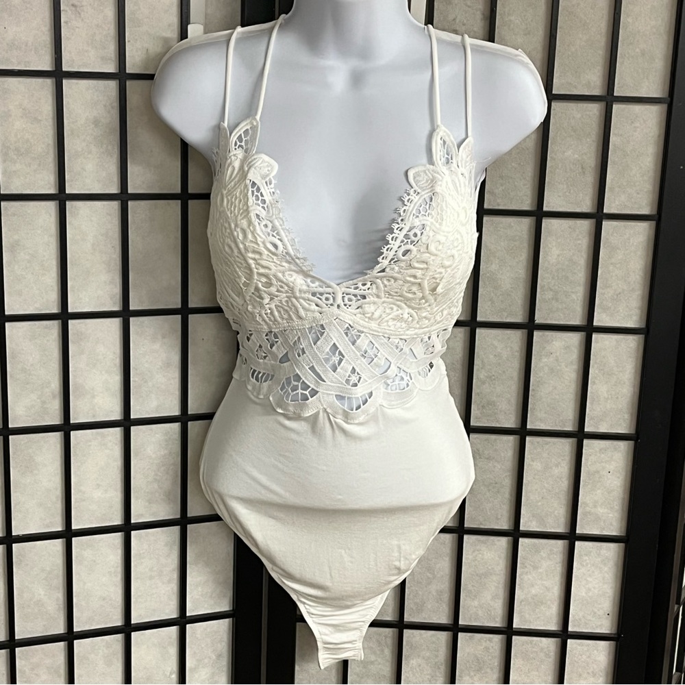 BSXIJIE Ladies sexy lace bodysuit, size medium